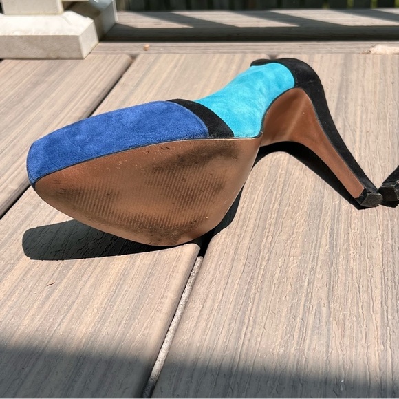 BCBGeneration Elegant Blue and Black Women's Heels - Picture 8 of 11